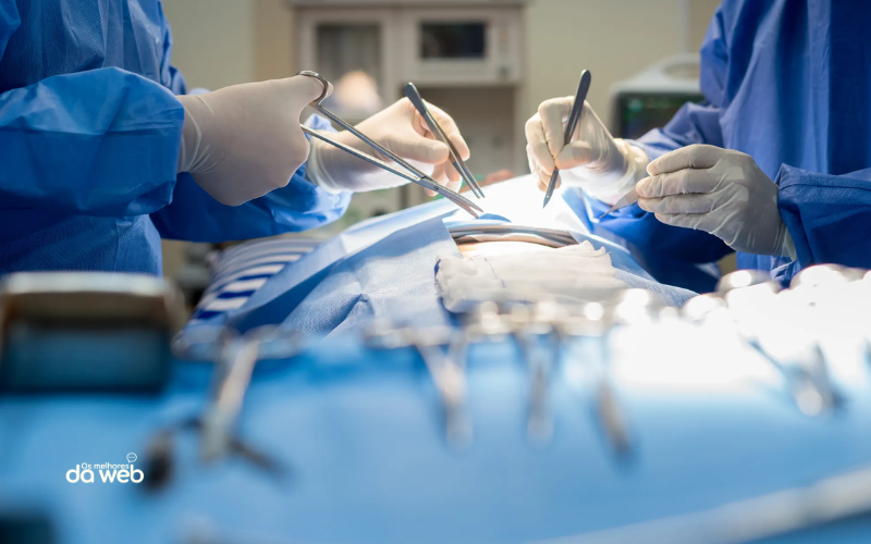 As autoridades estão investigando se o profissional agiu com negligência, assumindo o risco de causar danos significativos às suas pacientes.