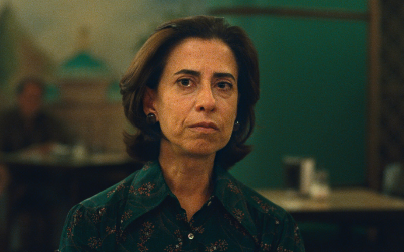 O filme narra a história de Eunice Paiva, interpretada por Fernanda Torres