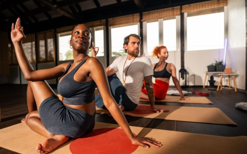 As aulas de ioga têm acesso à internet.